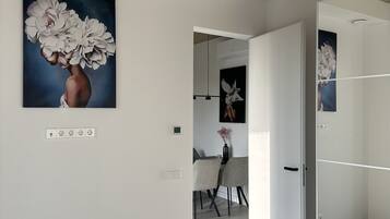 2 makuuhuonetta, työpöytä, silitysrauta/-lauta, Wi-Fi