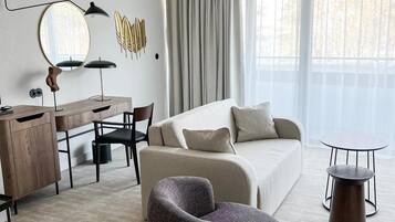 Comfort-Apartment | Wohnbereich | Fernseher