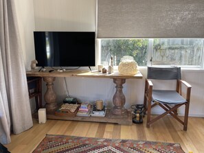 Interior - Whangamata Beach Cottage (Whangamata)