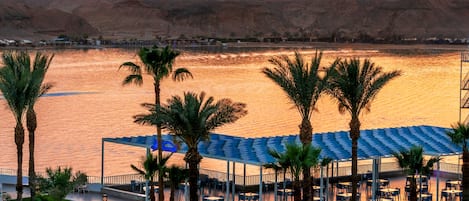 2 outdoor pools, pool umbrellas, pool loungers