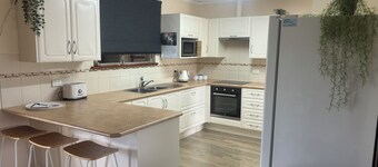 Pelicans Rest Albany, 5 min to the beach, 6 min to city. Enjoy the summer!