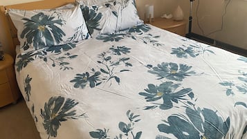 3 bedrooms, iron/ironing board, travel cot, free WiFi