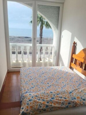 4 chambres, fer et planche à repasser, Wi-Fi gratuit, draps fournis