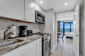 Signature Condo, 1 Bedroom, Balcony, Ocean View | Private kitchen | Fridge, microwave, oven, stovetop - Breakers Tower 1BR Oceanfront Condo (Myrtle Beach)
