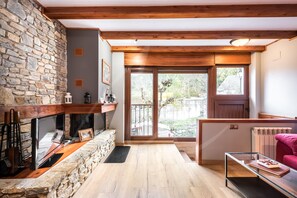 TV, fireplace - Riu Nere (Vielha e Mijaran)