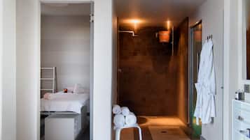 Hammam, 1 salle de soins, massages