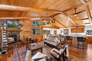 Televisión, chimenea, videojuegos y futbolito 