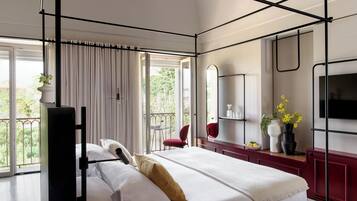 Comfort Room | Premium bedding, memory foam beds, in-room safe, individually furnished