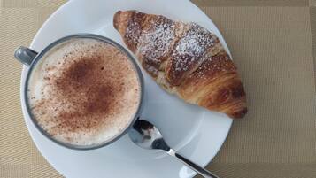 Café da manhã continental grátis todos os dias