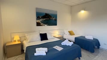 In-room safe, desk, laptop workspace, free WiFi