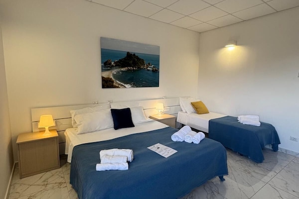 In-room safe, desk, laptop workspace, free WiFi