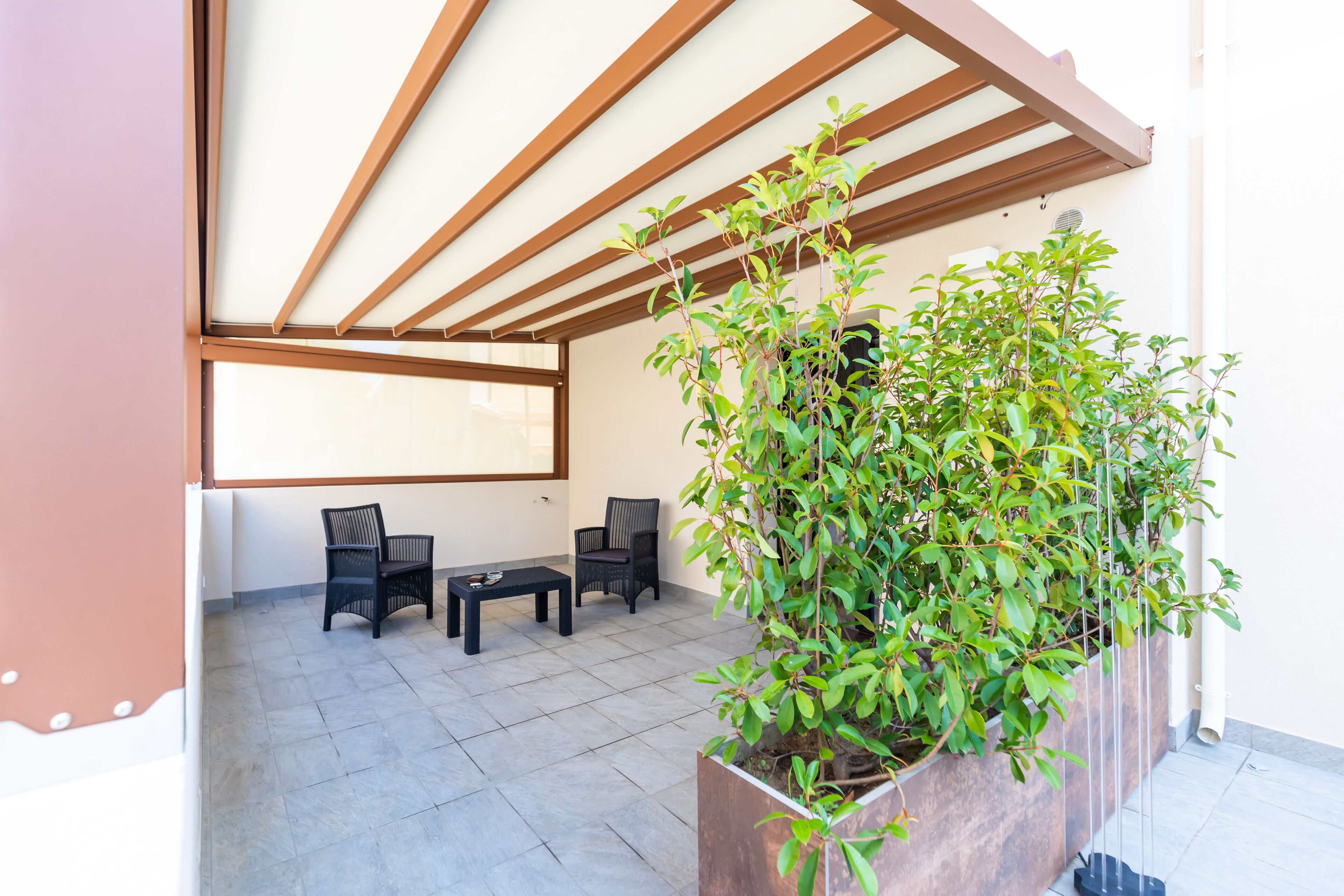 Standard-Doppelzimmer, Terrasse, Erdgeschoss | Blick auf den Innenhof