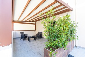 Standard Double Room, Patio, Ground Floor | Courtyard view - Solmaris Tropea - Rooms & Suites (Tropea)