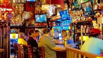 Bar (in der Unterkunft)