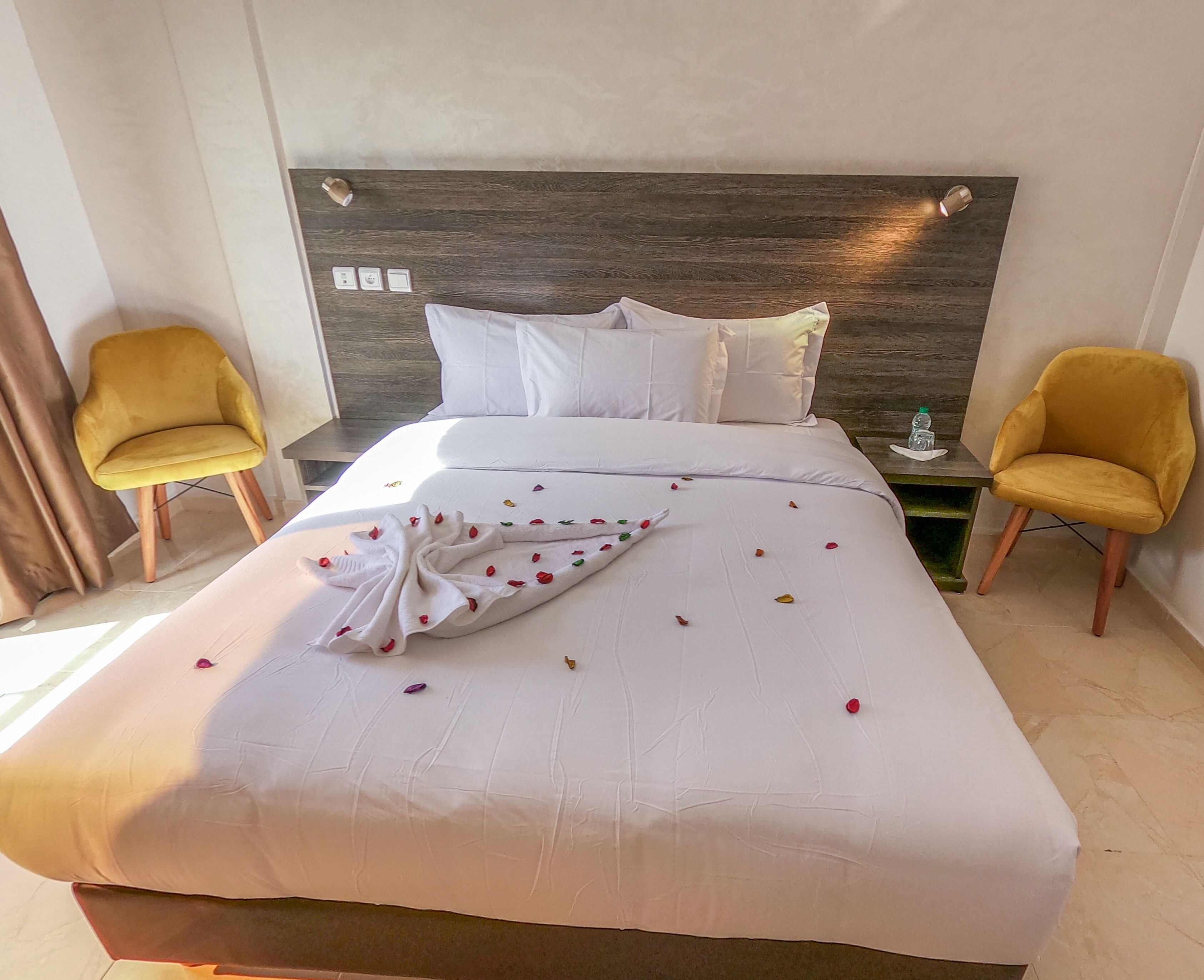 Blackout drapes, soundproofing, free WiFi, bed sheets