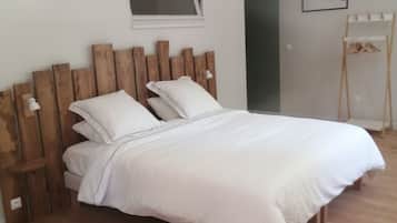 Deluxe Double Room | Free WiFi, bed sheets