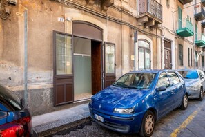 Property grounds - GuestHost - Cilea Central Apt a few steps from the Station (Catania)