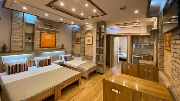 Deluxe Suite