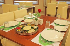 Food and drink - Krishnavalsam Regency (Chavakkad)