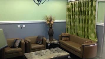 Studio | Living area