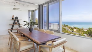 House (4 Bedrooms) | In-room dining - Atlantic Sky Villa  (Cape Town)