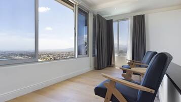 House (4 Bedrooms) | 4 bedrooms, free WiFi