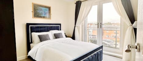 Apartment, Multiple Beds | 2 bedrooms, iron/ironing board, free WiFi, bed sheets