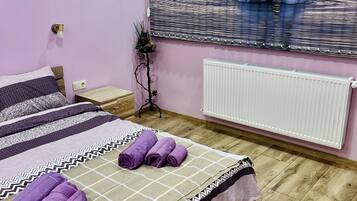 1 chambre, bureau, fer et planche à repasser, Wi-Fi