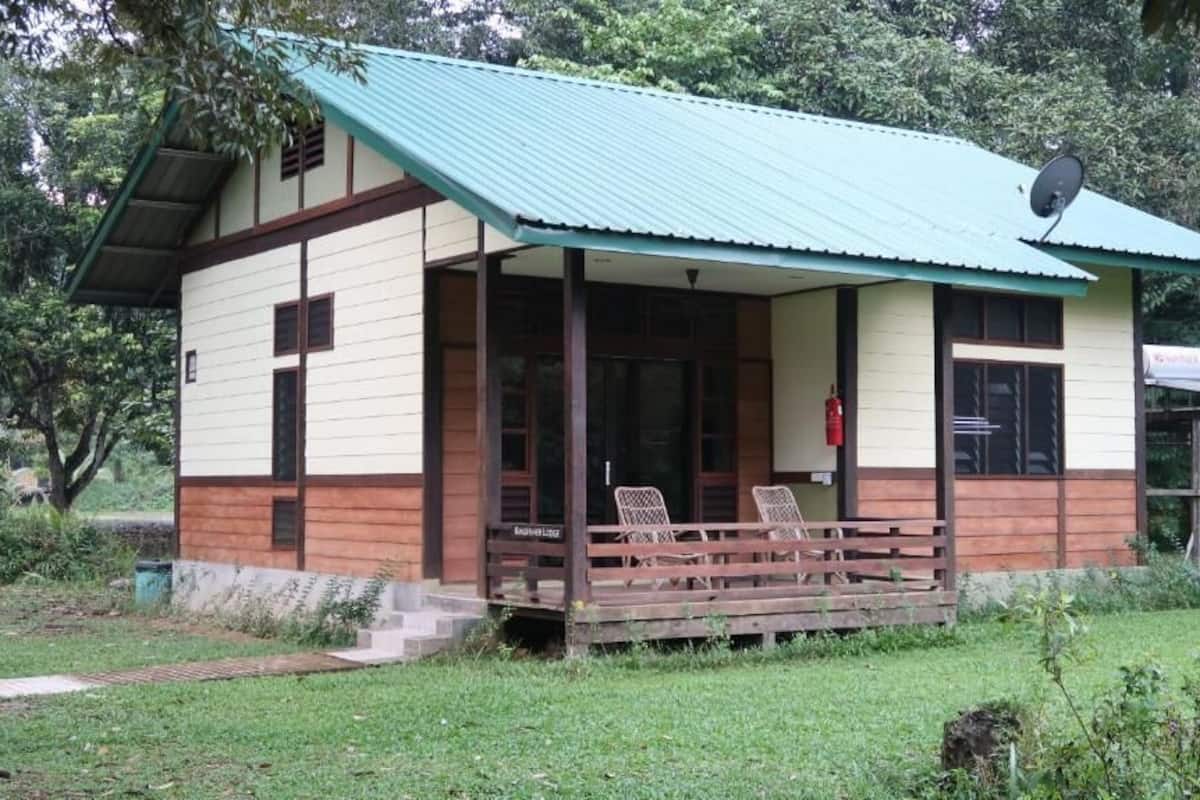 Deluxe Chalet, 1 Bedroom | 1 bedroom, desk, iron/ironing board, free WiFi