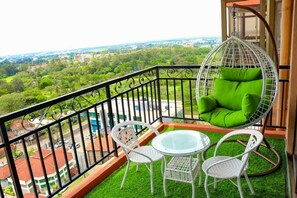 Property grounds - Cozy hide away in a quiet 2 Bedroom Apartment (Nairobi)