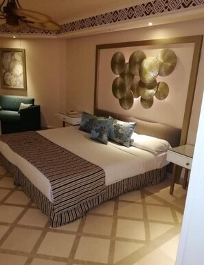 Minibar, Reisekinderbett, Bettwäsche