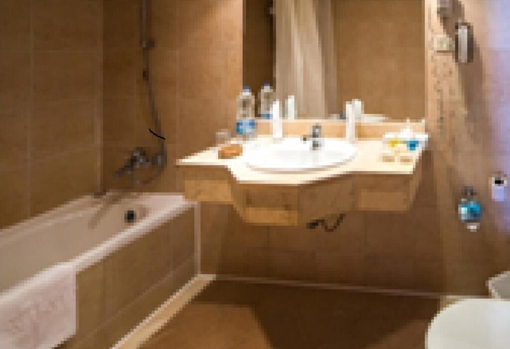 minibar, desk, travel cot, bed sheets