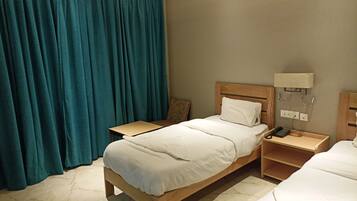 Economy Shared Dormitory | Free WiFi