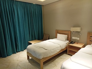 Economy Shared Dormitory | Free WiFi