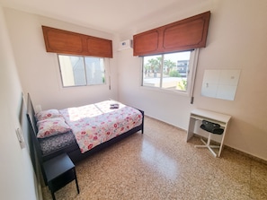 Standard Room | Desk, laptop workspace, iron/ironing board, free WiFi - Luxury City Rooms (Larnaca)