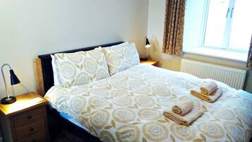 2 bedrooms, iron/ironing board, travel crib, free WiFi