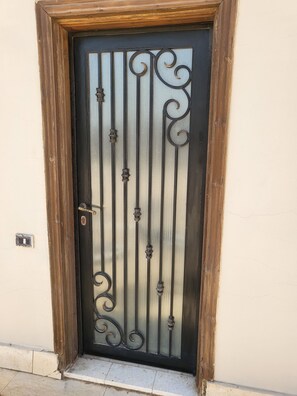 Exterior detail - Lovely one-bedroom condo with garden view (New Cairo)