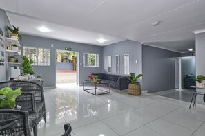 Reception - Inn & Out Sandton (Sandton)