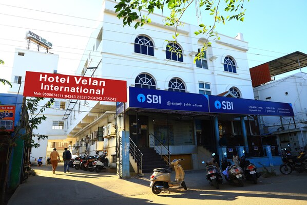 Terrace/patio - Hotel Velan International  (Krishnagiri)
