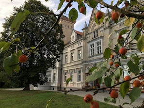 Exterior - Exclusive apartment in the castle - with private jacuzzi (Chociule)