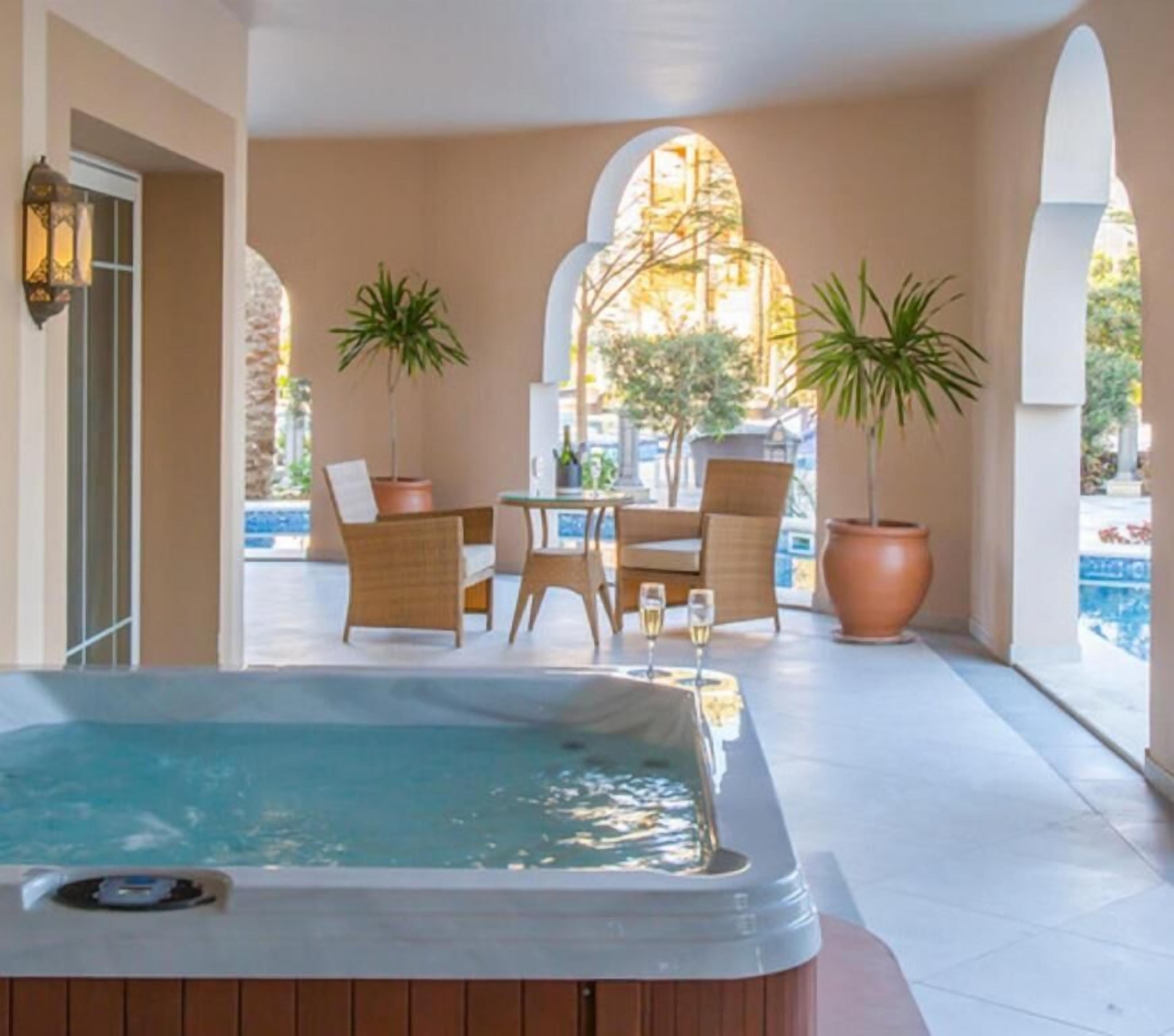 luxury villa, sea facing | minibar, in-room safe, desk, blackout curtains