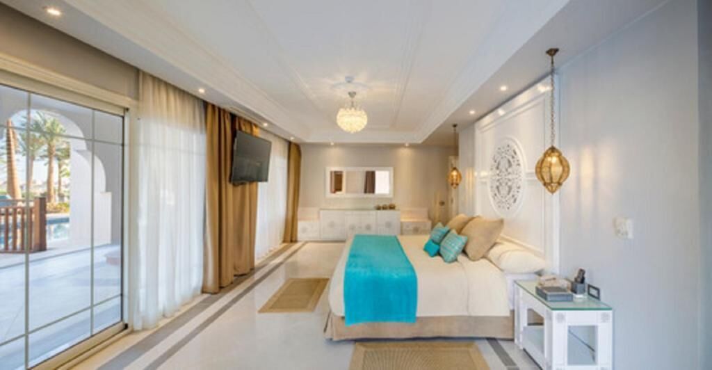 luxury villa, sea facing | minibar, in-room safe, desk, blackout curtains