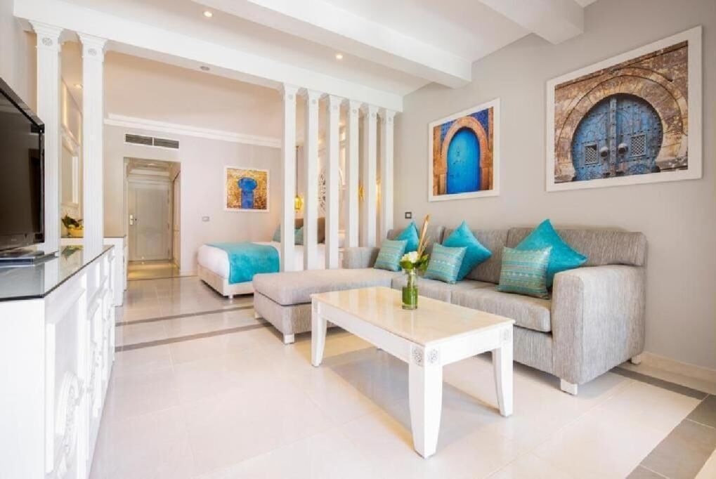 minibar, in-room safe, desk, blackout curtains