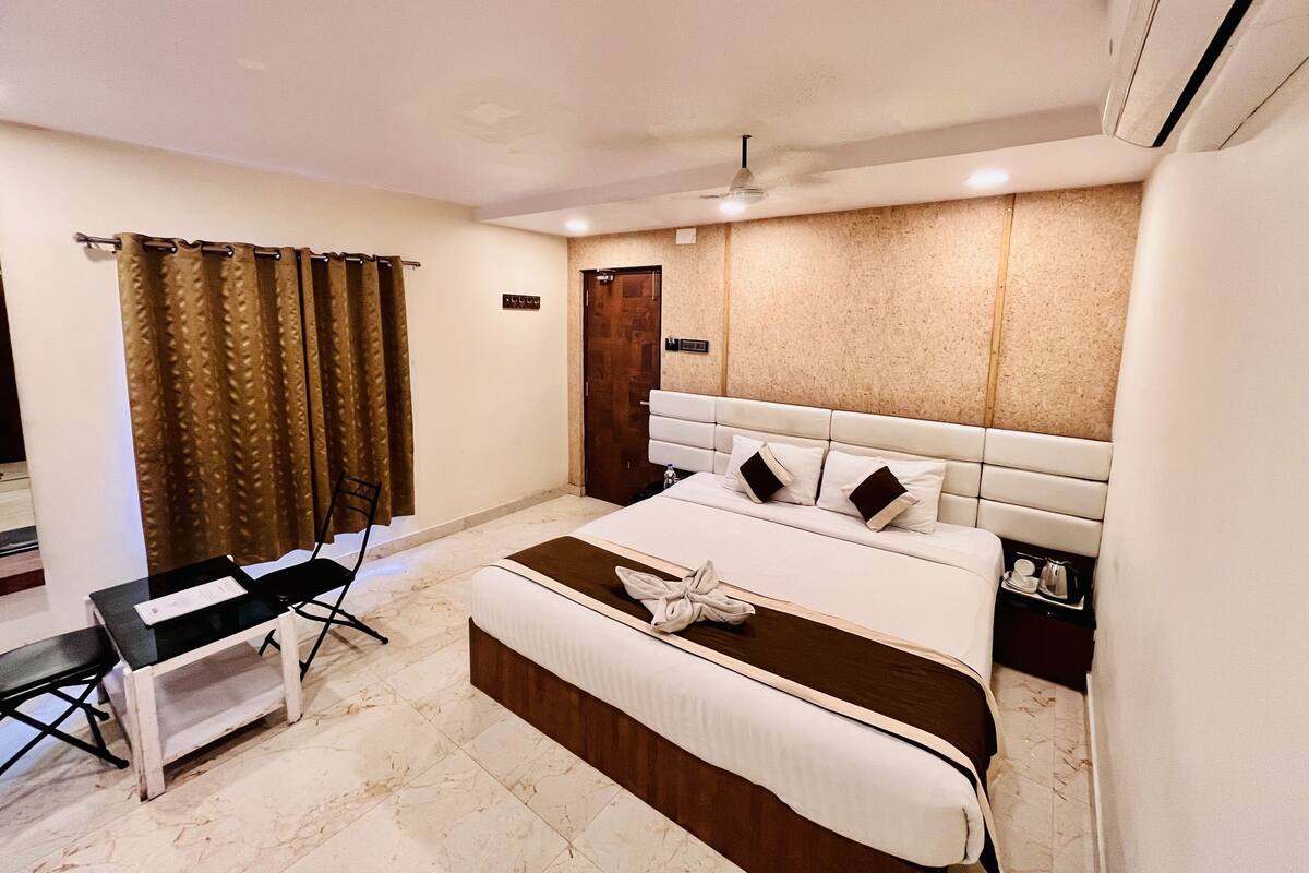 Elite Room