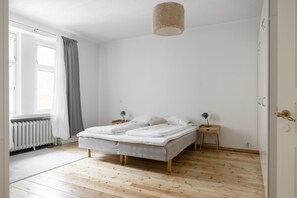 Superior Apartment | Desk, laptop workspace, iron/ironing board, cribs/infant beds