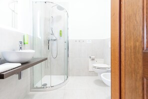 Chambre Quadruple Familiale | Salle de bain