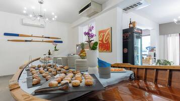 Tägliches inbegriffenes Frühstücksbuffet