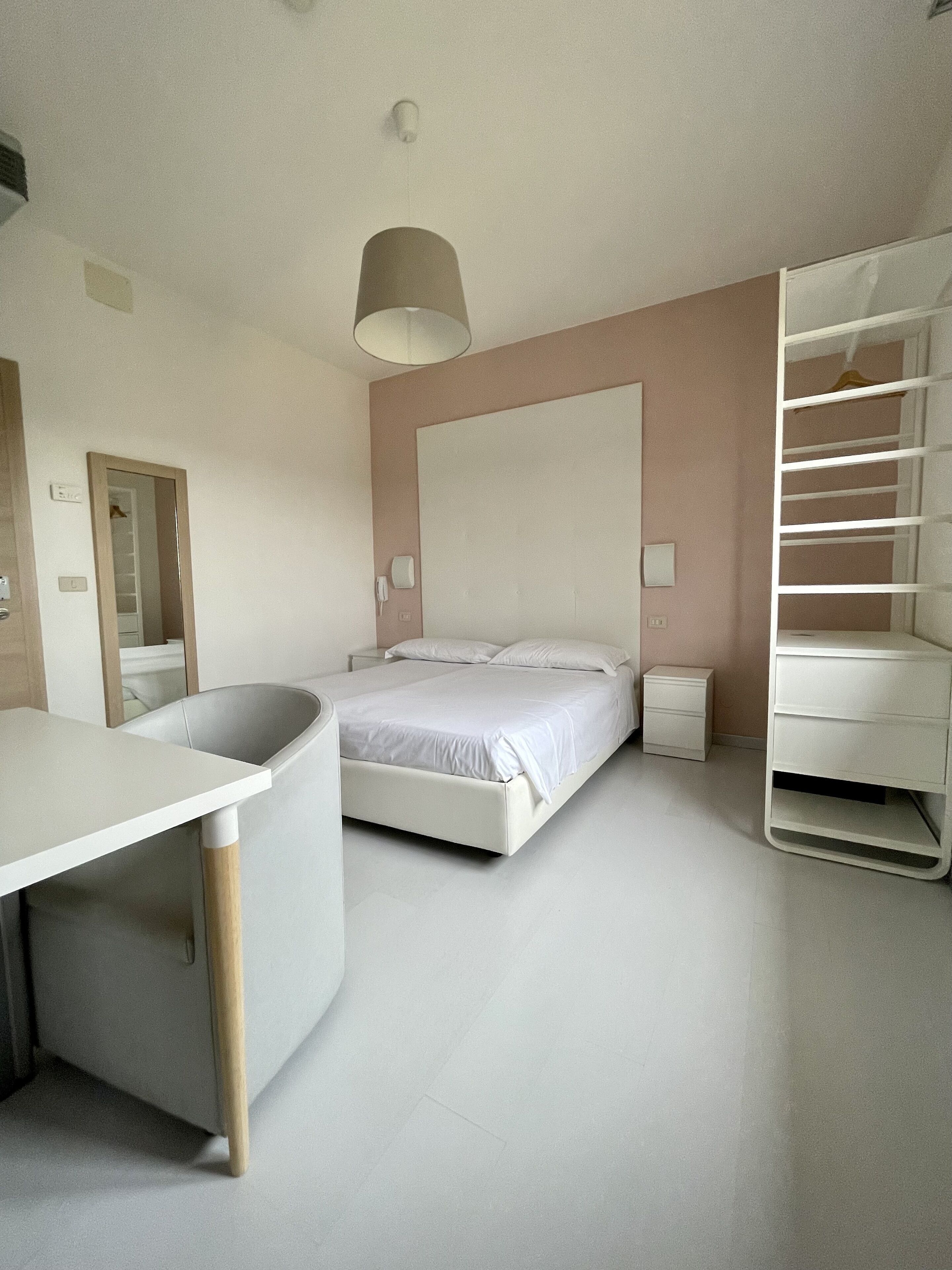 Down duvets, in-room safe, desk, blackout curtains