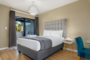 Apartamento clásico | 1 dormitorio y espacio para trabajar con un portátil