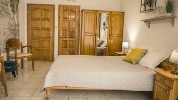 1 bedroom, free WiFi, bed sheets